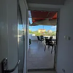 Apartment Sit *
