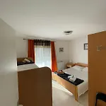 Apartment Sit *
