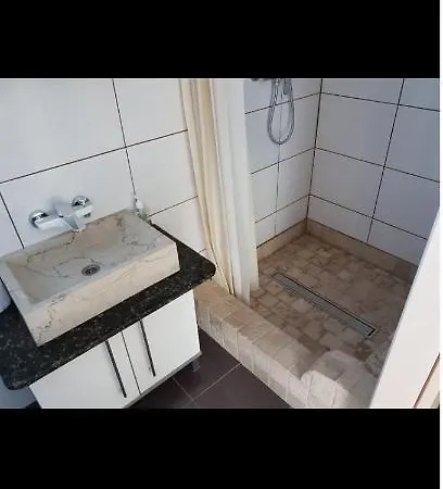 Apartment Sit *